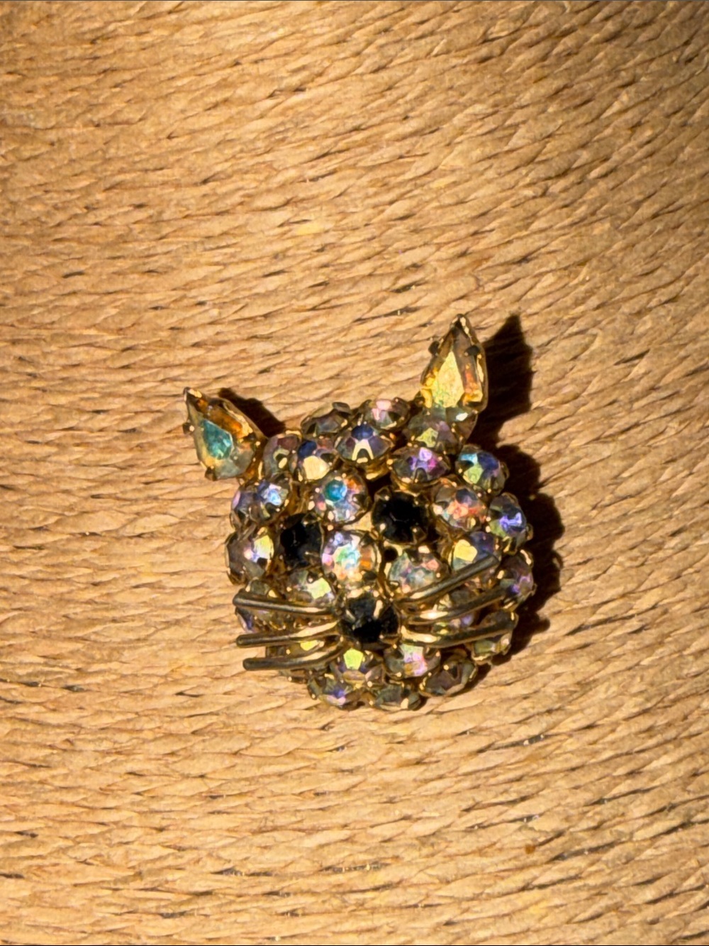 Vintage cat brooch aurora borealis rhinestone with marquis rhinestone ears - Picture 3 of 7